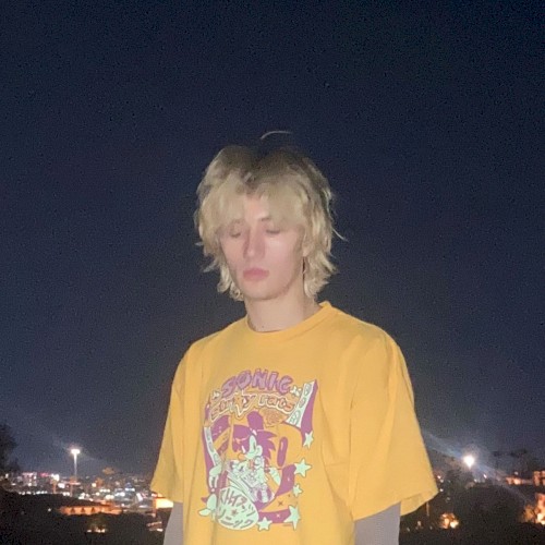 i swear i saw u in a dream.