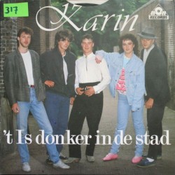 ’t Is donker in de stad