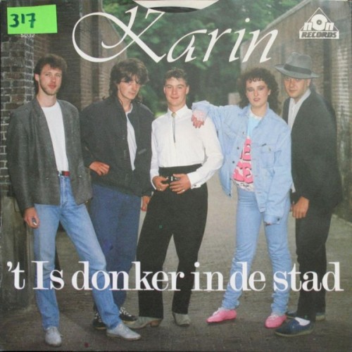 ’t Is donker in de stad