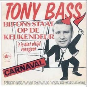 Bij ons staat op de keukendeur (’t is niet altijd rozegeur)