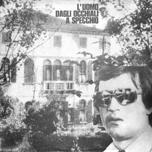 L'uomo dagli occhiali a specchio