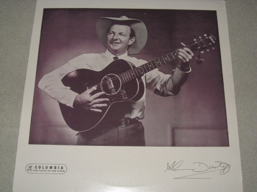 Slim Dusty Sings