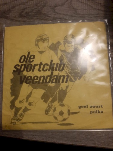 Olé sportclub Veendam / Geel zwart polka