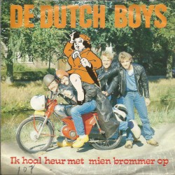 Ik hoal heur met mien brommer op