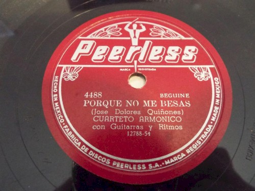 Por que no me besas / Así