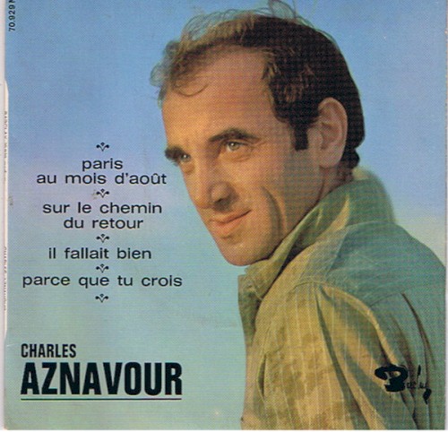Charles Aznavour chante Paris au mois d’août
