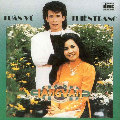 Đêm trao kỷ niệm