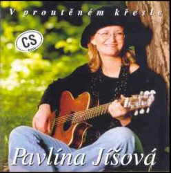 V proutěném křesle