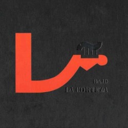 Bajo la corteza: Tributo a Leño