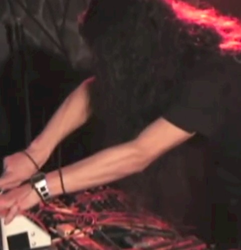 Live at Zher the Zoo 2005