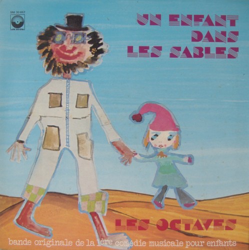 Un enfant dans les sables