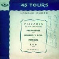 Su bandoneón y su orquesta de cuerdas