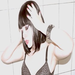 ANGELA (Deluxe)